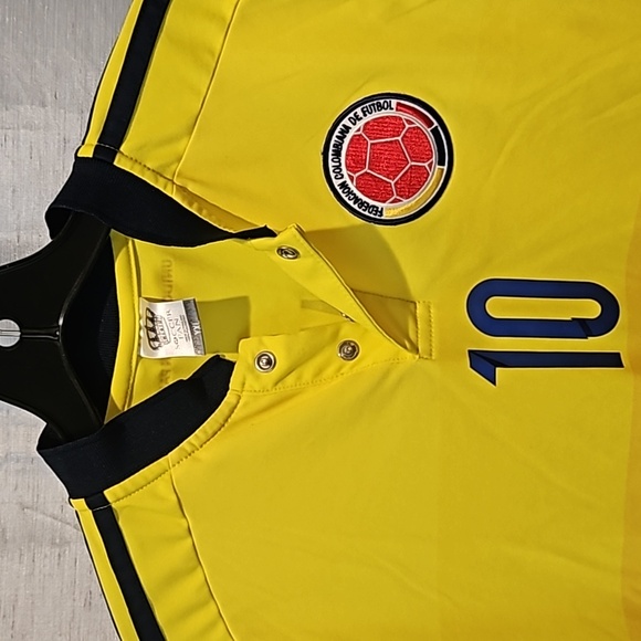 Soccer Fan Columbia Jersey - Picture 2 of 15